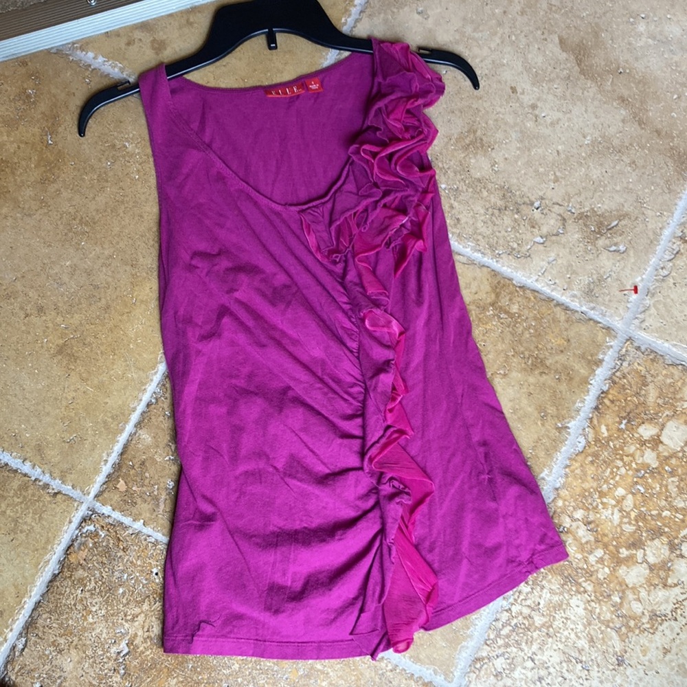 Elle fuchsia ruffle tank top size small